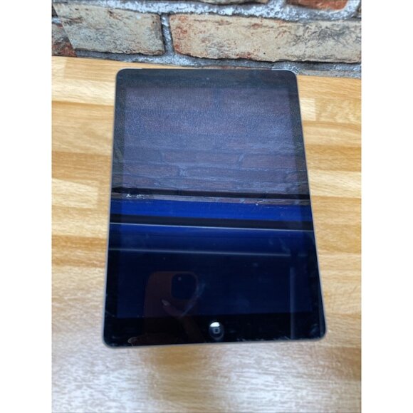 Apple iPad Air (16GB )- ME993LL/B ( A1475) Fully Functional / Version 12.5.7 - Picture 1 of 9